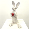 Anouk de Groot: Mijn naam is haas, keramiek, 30 x 17 x 15 cm. 375 euro