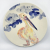 Barbara Guldenaar: Pelikaan (2025), (onder)glazuur op aardewerk, Ø29 cm. 185 euro