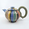 Bastiaan Postma: Theepot, keramiek, 14 x 23 x 14 cm. 100 euro