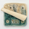 Edith Madou: Happy trio, keramiek, 19 x 20 x 5 cm. 175 euro