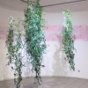 Marian Smit en Maurice Christo van Meijel: Lathyrus (2017) installatie van muurschildering en papierstructuren, 200 cm hoog.
