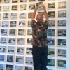 Sonja Brussen op de achterwand van de galerie (voorjaar 2025)