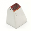 Jacqueline Tijssen: Minihuisje, porselein, 6 x 4 x 3 cm. 18 euro