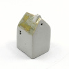 Jacqueline Tijssen: Minihuisje, porselein, 6 x 4 x 3 cm. 18 euro