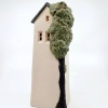 Huis met boom, aardewerk, 24 x 10 x 7 cm