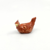 Jolet Leenhouts: Kip, keramiek, 5 x 7 x 3 cm. 35 euro