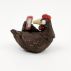 Jolet Leenhouts: Kip, keramiek, 5 x 7 x 3 cm. 35 euro