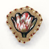 Marianne Aulman: Broche tulp, mixed media, 7 x 5 cm. 35 euro