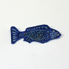 Marianne Aulman: Broche vis, mixed media, 4 x 8,5 cm. 35 euro