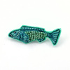 Marianne Aulman: Broche vis, mixed media, 4 x 8,5 cm. 35 euro