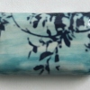 Marieke Peters: Clear beauty, mixed media op keramiek, 6 x 11 x 2 cm. 180 euro