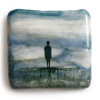 Marieke Peters: Rooted in wind and water, mixed media op keramiek, 11 x 11 x 2 cm. 230 euro