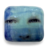 Marieke Peters: Seeing things #38, mixed media op keramiek, 6 x 6,5 x 2,5 cm. 130 euro