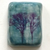 Marieke Peters: Touching, mixed media op keramiek, 7,5 x 5,5 x 2 cm. 130 euro