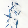 Maurice Christo van Meijel: Blauw schooltje (2026) papier, drukinkt en draad, circa 30 x 15 x 10 cm. 150 euro