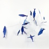 Maurice Christo van Meijel: Schooltje blauw IV (2024) papier, drukinkt en draad, circa 30 x 20 x 10 cm. 150 euro
