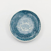 Maurice Christo van Meijel: Bloem (2026), (onder)glazuur op aardewerk, Ø10 cm. 45 euro