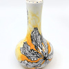 Maurice Christo van Meijel: Parkiet (2025), (onder)glazuur op aardewerk, 14 x 9 x 9 cm. 85 euro