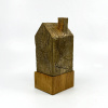 Tonny de Brouwer: Gouden huis, brons unica, 14 x 6,5 x 5,5 cm. 600 euro