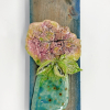 Wendy Limburg: Bloemen in vaas (2025), aardewerk, 37,5 x 14,5 cm. 65 euro