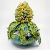 Wendy Limburg: Tulpenbol (2024) aardewerk, 32 x 33 x 33 cm. 550 euro